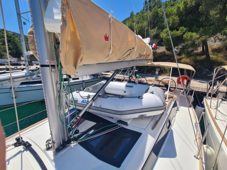Charter a Dufour Dufour 360 Grand Large in Zaton on Samboat