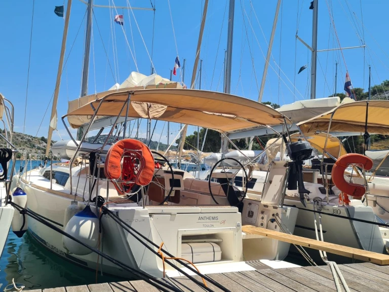 Hire Sailboat with or without skipper Dufour Zaton