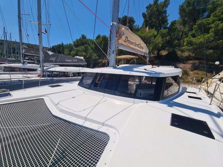 Yacht charter Zaton - Fountaine Pajot Lucia 40 on SamBoat