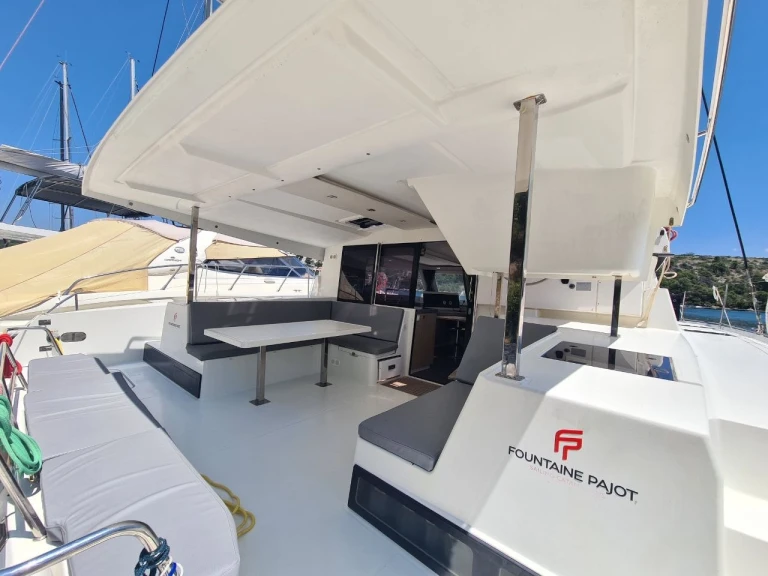 Hire a Fountaine Pajot Lucia 40 Zaton