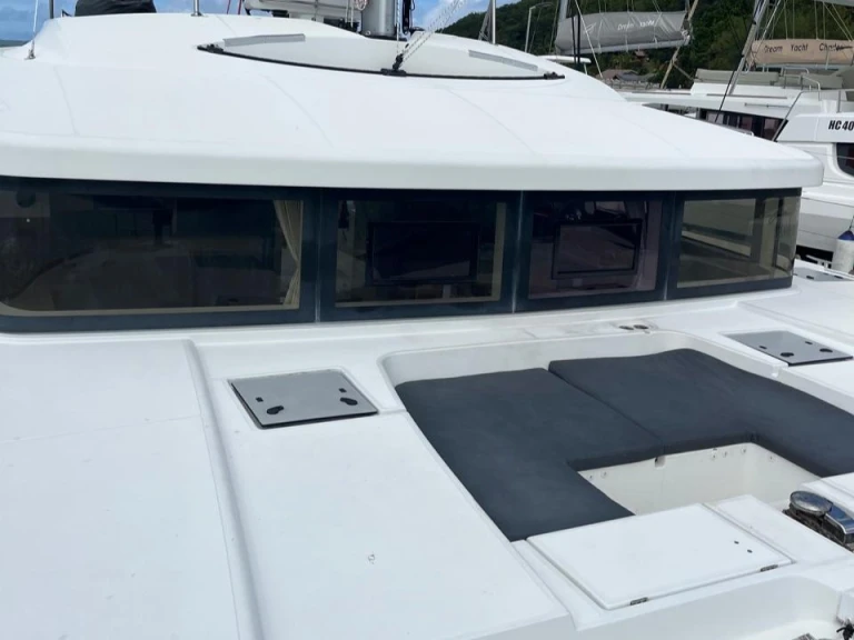 Catamaran hire in Praslin Island - Lagoon Lagoon 52 F