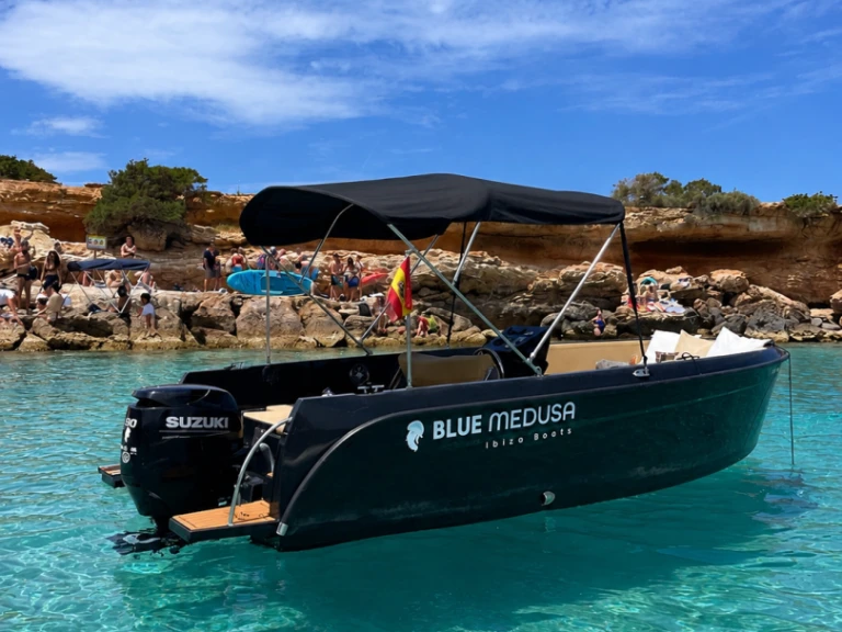 Yacht hire Ibiza Town cheap 585