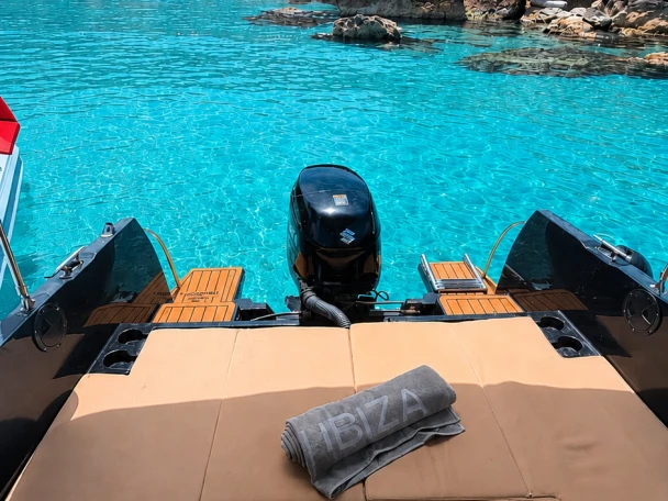 Charter a Mareti 585 in Ibiza Town on Samboat