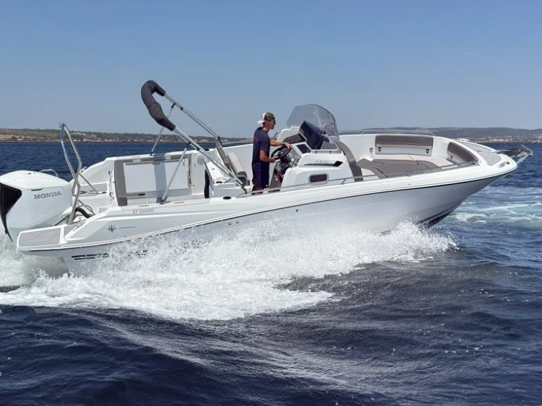 Yacht charter Mèze - Jeanneau Cap Camarat 7.5 CC on SamBoat