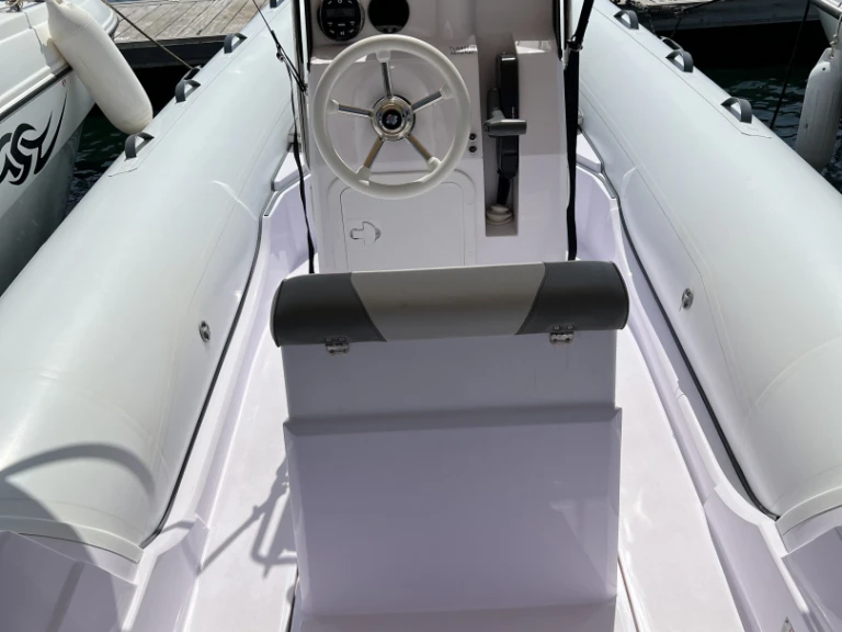 Selva D570FB charter bareboat or skippered in  Sainte-Maxime
