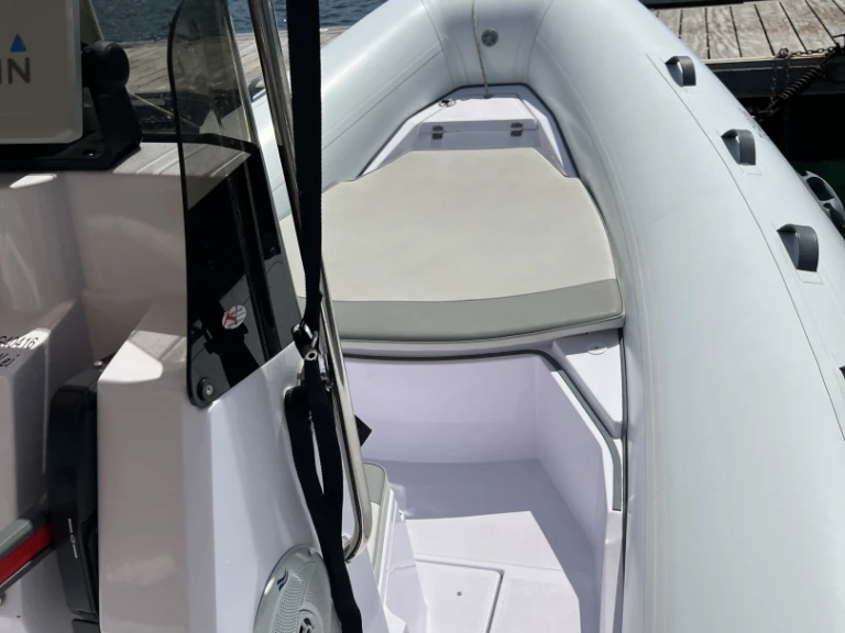 Yacht charter Sainte-Maxime - Selva D570FB on SamBoat
