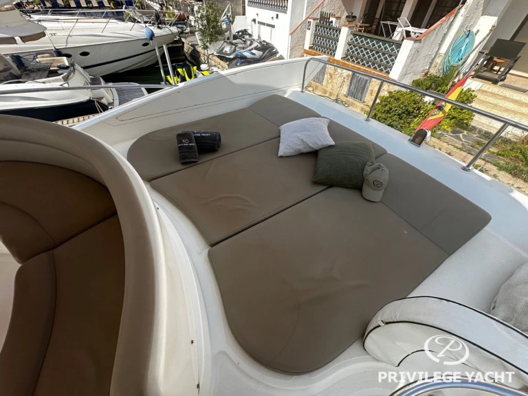 Yacht hire Roses cheap Azimut 55 Fly