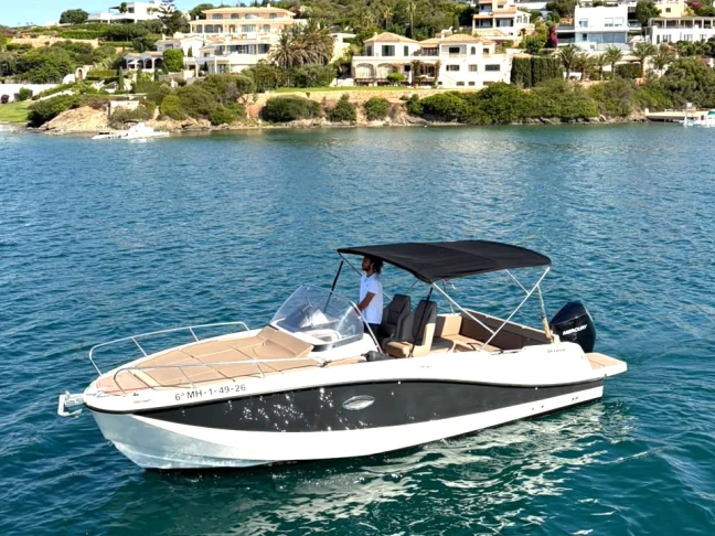 Charter a Quicksilver Activ 755 Sundeck in Mahon Port on Samboat