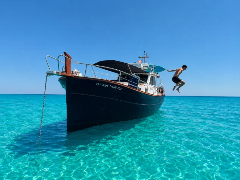Hire Motorboat with or without skipper Menorquin-Yachts Mahón