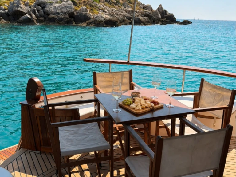 Yacht charter Mahón - Menorquin-Yachts Menorquin Yachts 120 on SamBoat