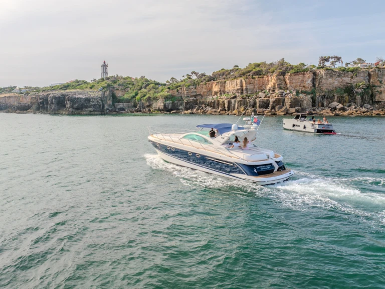Motorboat to hire Cascais at the best price
