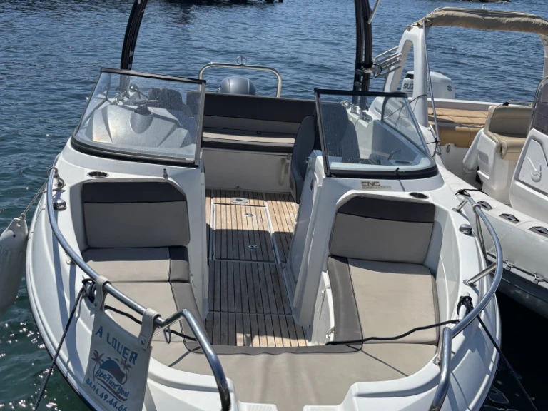 Yacht charter Les Issambres - Jeanneau Cap Camarat 6.5 BR on SamBoat
