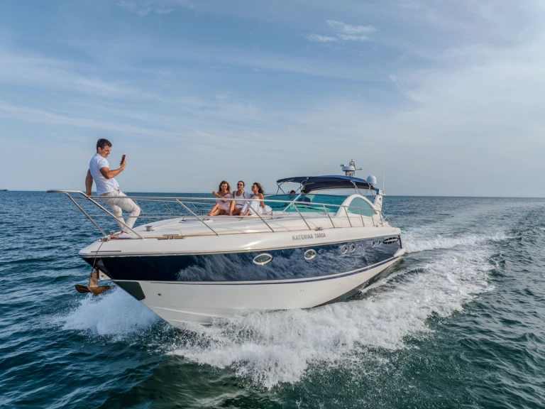 Hire a Fairline Targa 52 Cascais