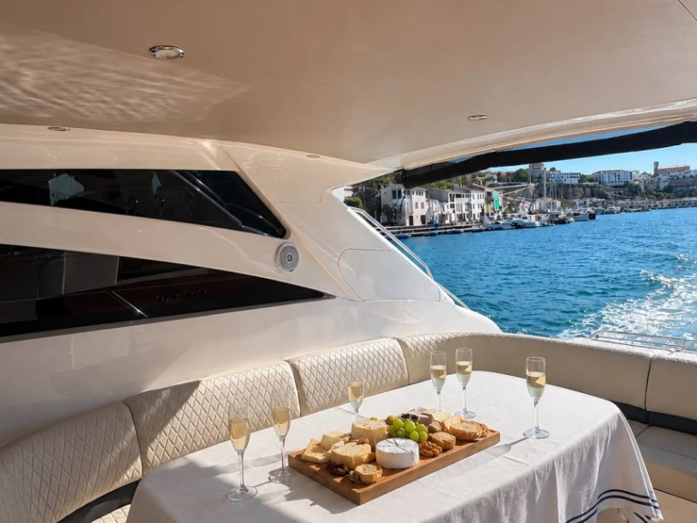 Yacht charter Mahón - Princess Princess V58 on SamBoat