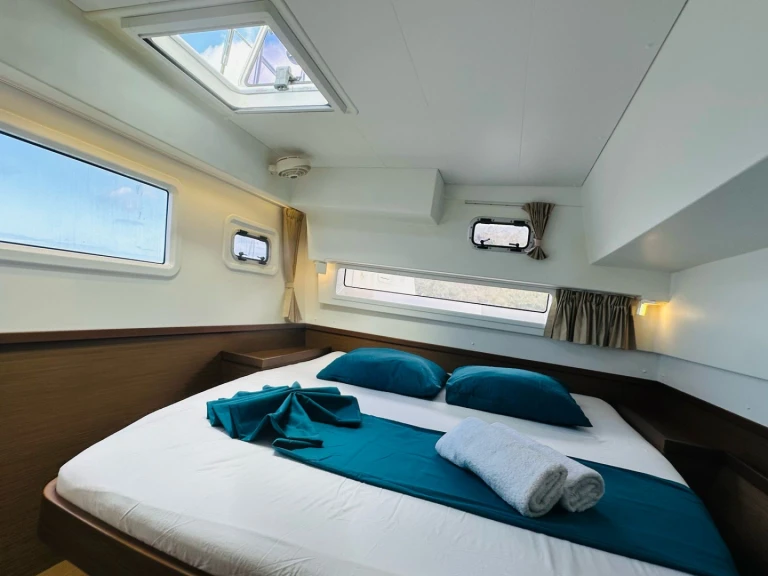 Charter a Lagoon Lagoon 42 in Le Marin on Samboat