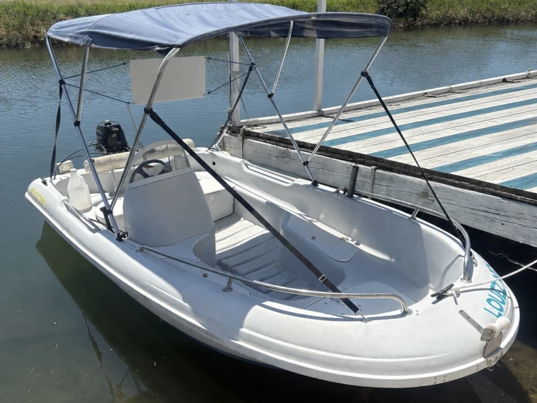 Hire Motorboat with or without skipper Jeanneau France