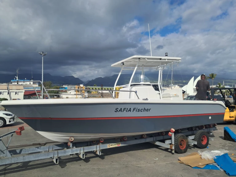 Charter a yaman SG720 in Port Réunion Ouest on Samboat