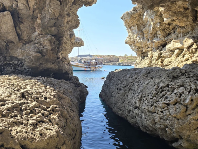 Motorboat to hire Rhodes (City) at the best price