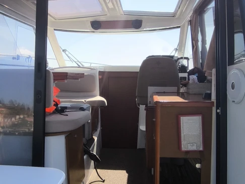 Motorboat hire in Villefranche-sur-Mer - Bénéteau Merry Fisher 1095