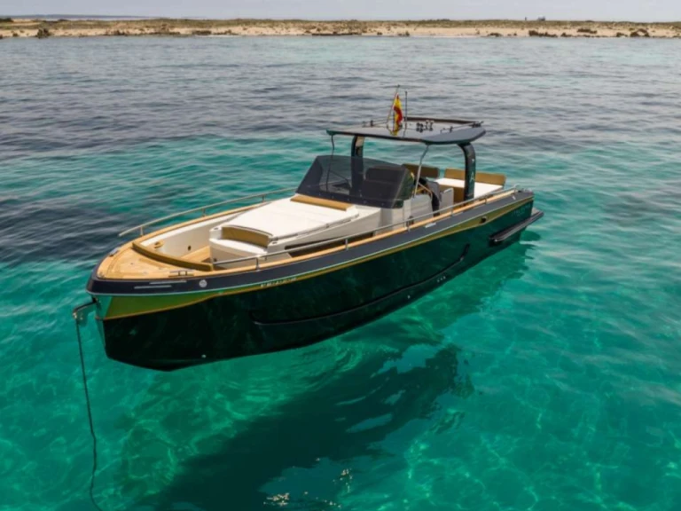 Yacht hire Marina Botafoch cheap 12 Classic