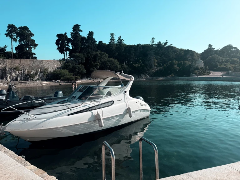 Hire Motorboat Salpa with a boat licence
