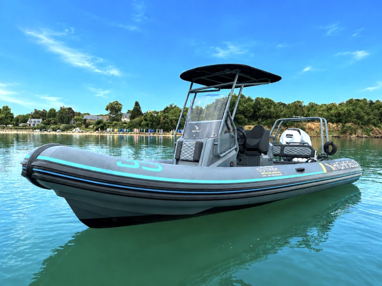 Hire RIB Highfield with a boat licence