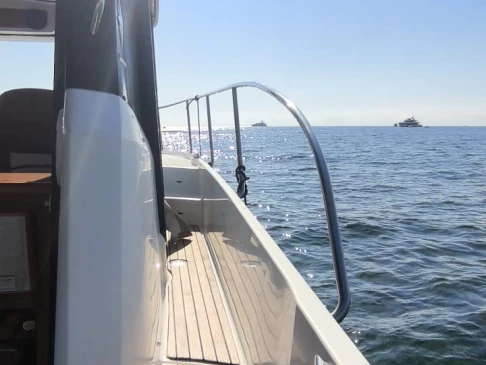 Hire Motorboat with or without skipper Bénéteau Villefranche-sur-Mer