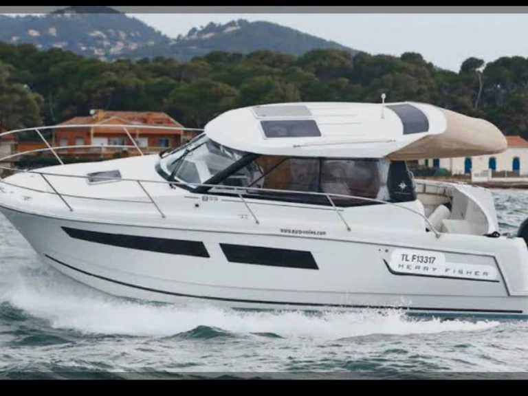 Motorboat to hire Villefranche-sur-Mer at the best price
