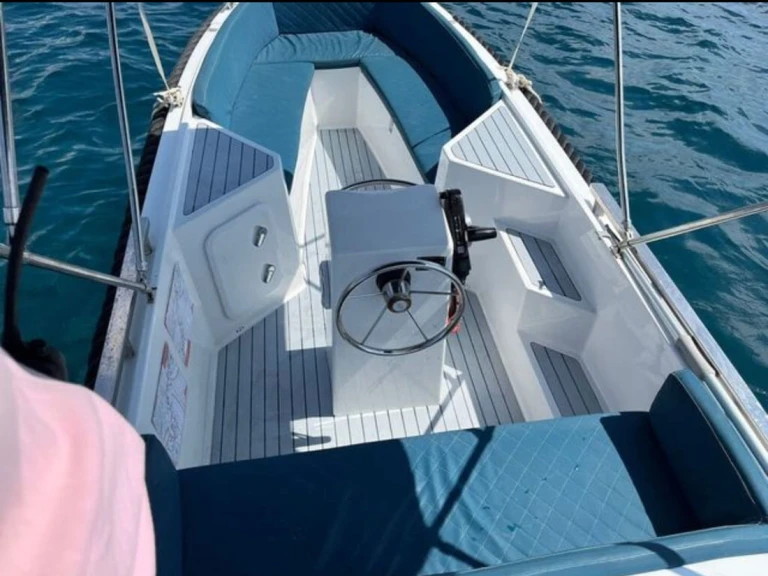 Charter a Silver Yacht Silver 495 in Sant Andreu de Llavaneres on Samboat