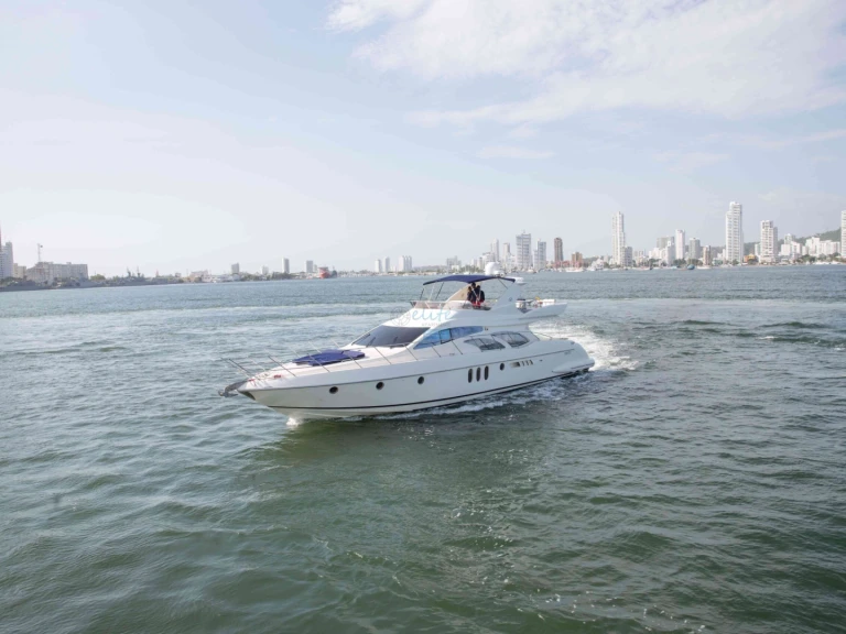 Hire Catamaran Custom Made with a boat licence