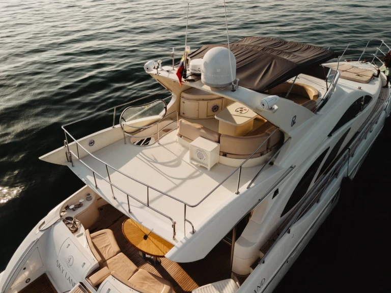 Hire a Custom Made custom Bahía de Cartagena de Indias