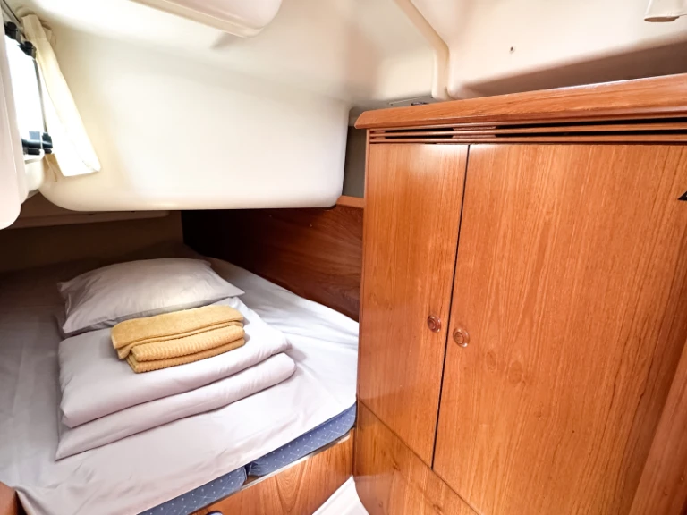 Yacht charter Radovići - Jeanneau Sun Odyssey 40.3 on SamBoat