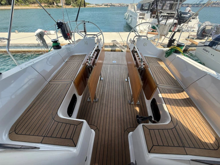 Yacht charter Pula - Elan Impression 45.1 on SamBoat