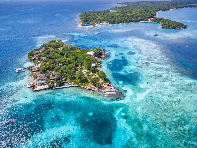 Charter a Custom Made custom in Bahia de Cartagenas on Samboat
