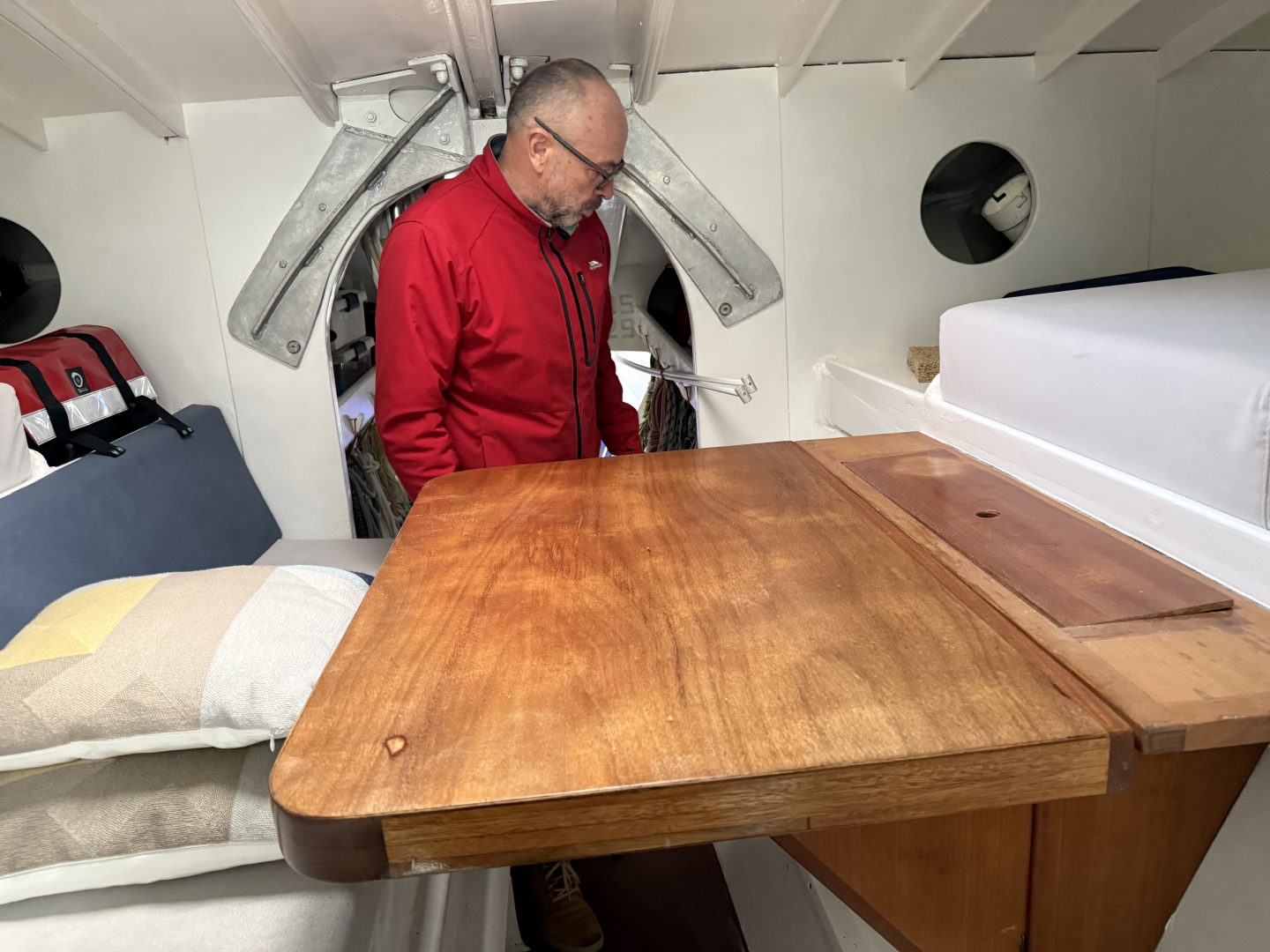 Yacht hire Concarneau cheap Quicksilver