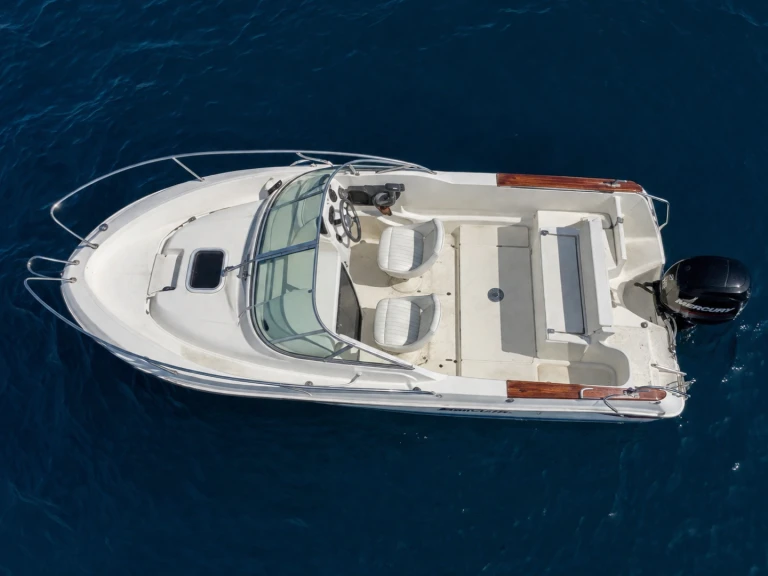 Charter a Jeanneau Cap Camarat 615 WA in Martigues on Samboat