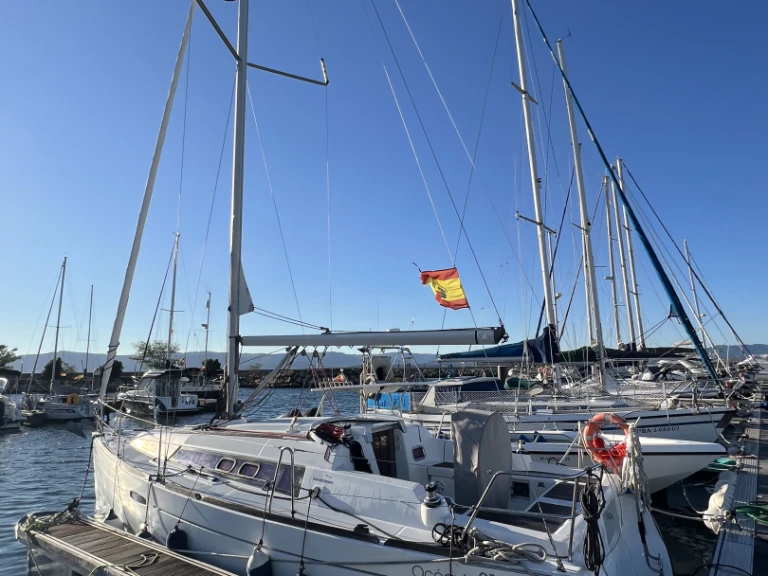 Sailboat hire in Vilanova de Arousa - Bénéteau Oceanis 31
