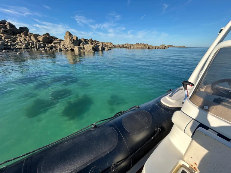 Brunswick-Marine Valiant vanguard 620 charter bareboat or skippered in  Saint-Quay-Portrieux