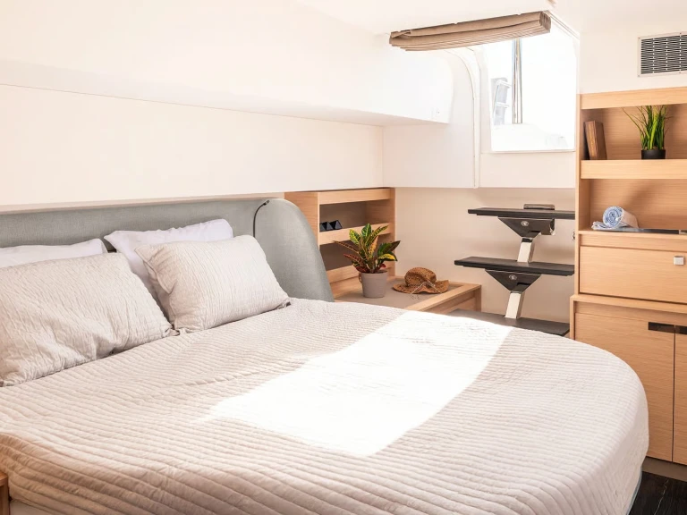 Catamaran hire in Cannes - Fountaine Pajot Aura 51