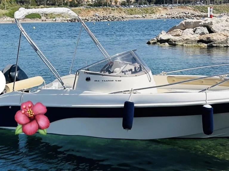 Motorboat to hire Six-Fours-les-Plages at the best price