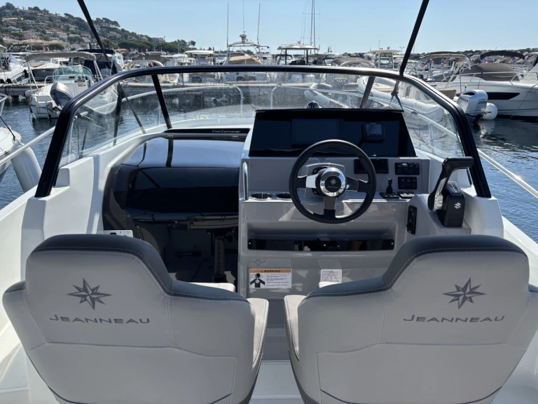 Charter a Jeanneau Cap Camarat 7.5 WA in France on Samboat