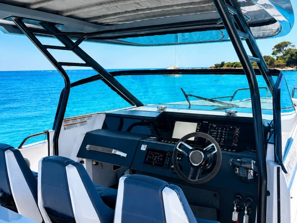 Charter a Axopar Axopar 12 in Ajaccio on Samboat