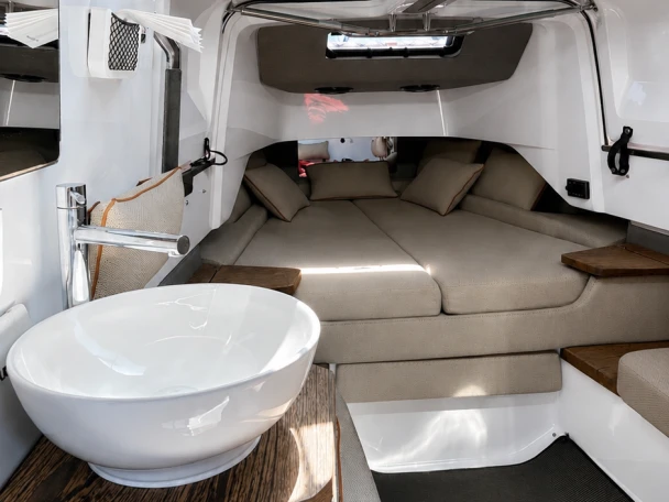 Hire Motorboat Axopar with a boat licence