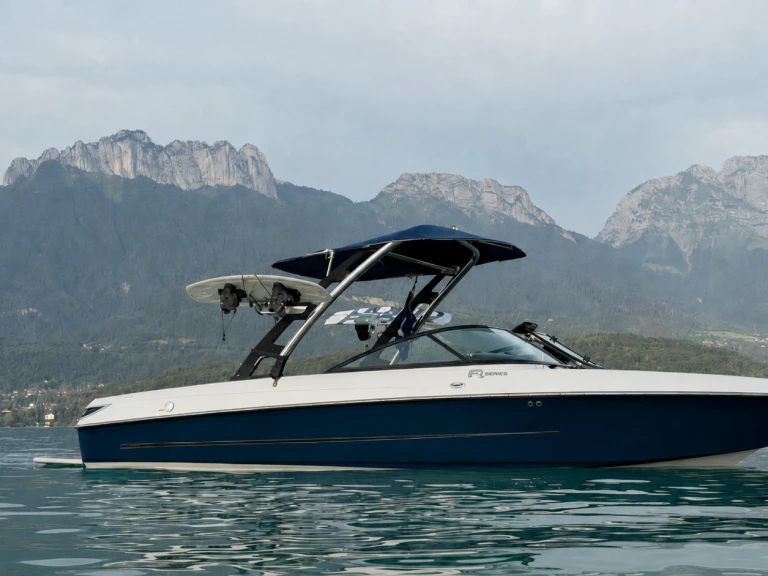 Malibu Wakesetter charter bareboat or skippered in  Angon