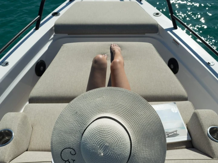 Charter a NAUTICA ESPOSITO STANISLAO ESPOSITO MARE POSITANO OPEN 38 in Hyères on Samboat
