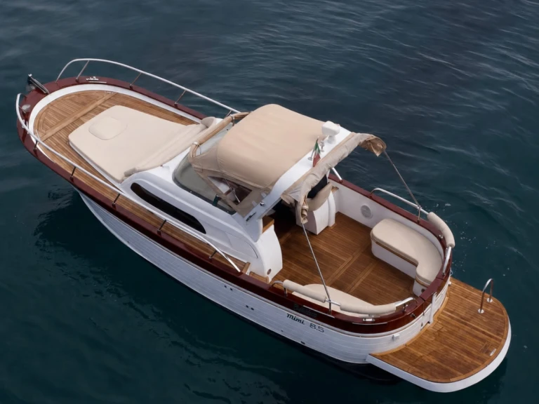 Yacht hire Positano cheap 8.50