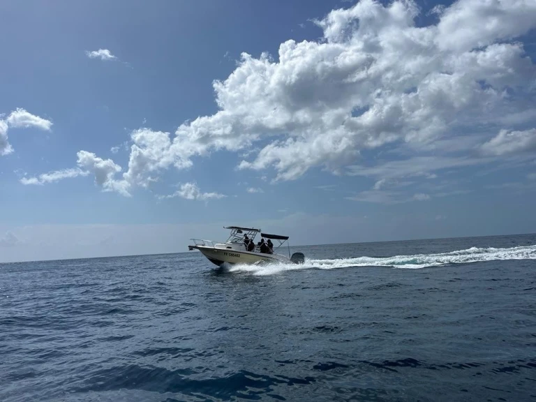 Yacht hire Le Gosier cheap 2100 WA
