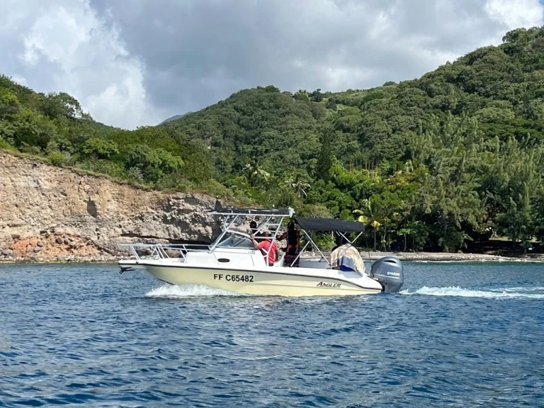 Motorboat hire in Le Gosier - Angler 2100 WA
