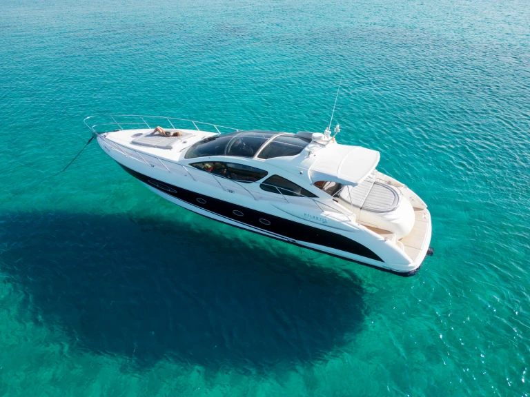 Luxury Yacht to hire Mahón at the best price
