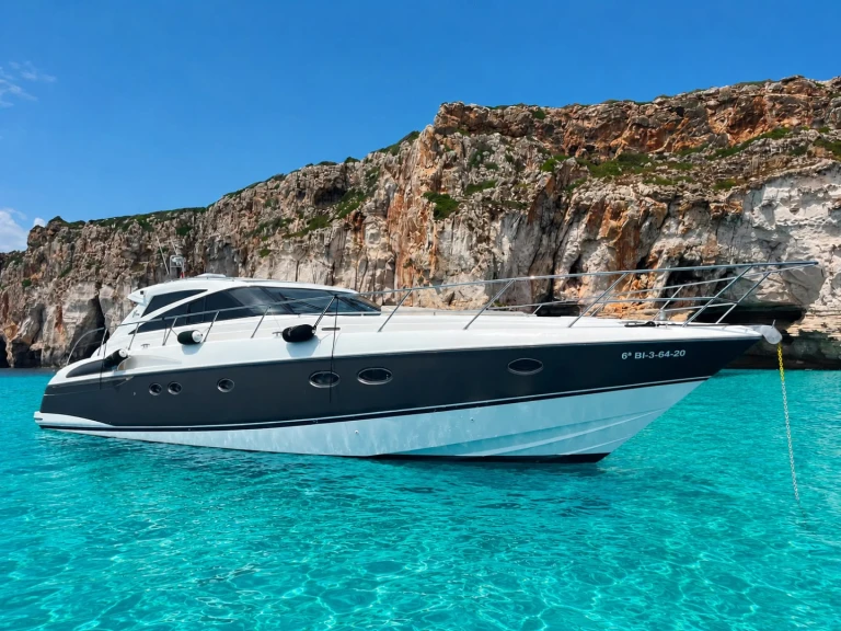 Yacht hire Mahón cheap Princess V58